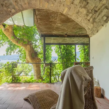 Apartment Simons With Amazing View By Rent Blevio