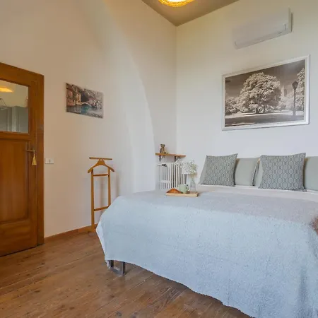 Simons With Amazing View By Rent Apartment Blevio